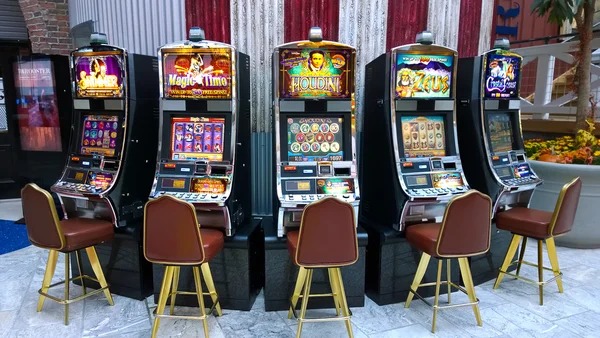 rajawin Bingo card display with numbered grid and caller interface